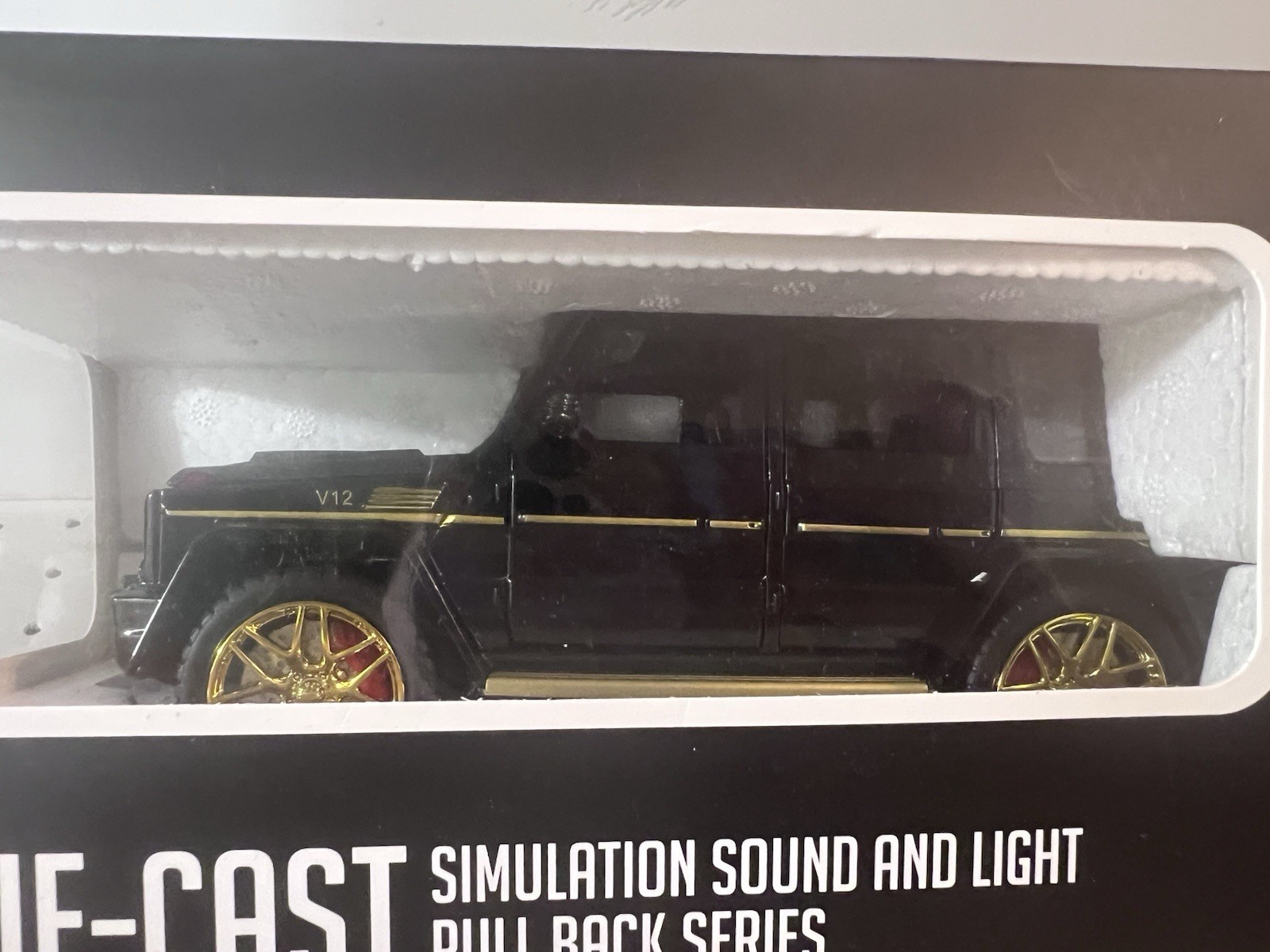CHE ZHI 1:24 Mercedes-Benz G-Class Diecast Car Black/Gold Pull Back Sound/Light