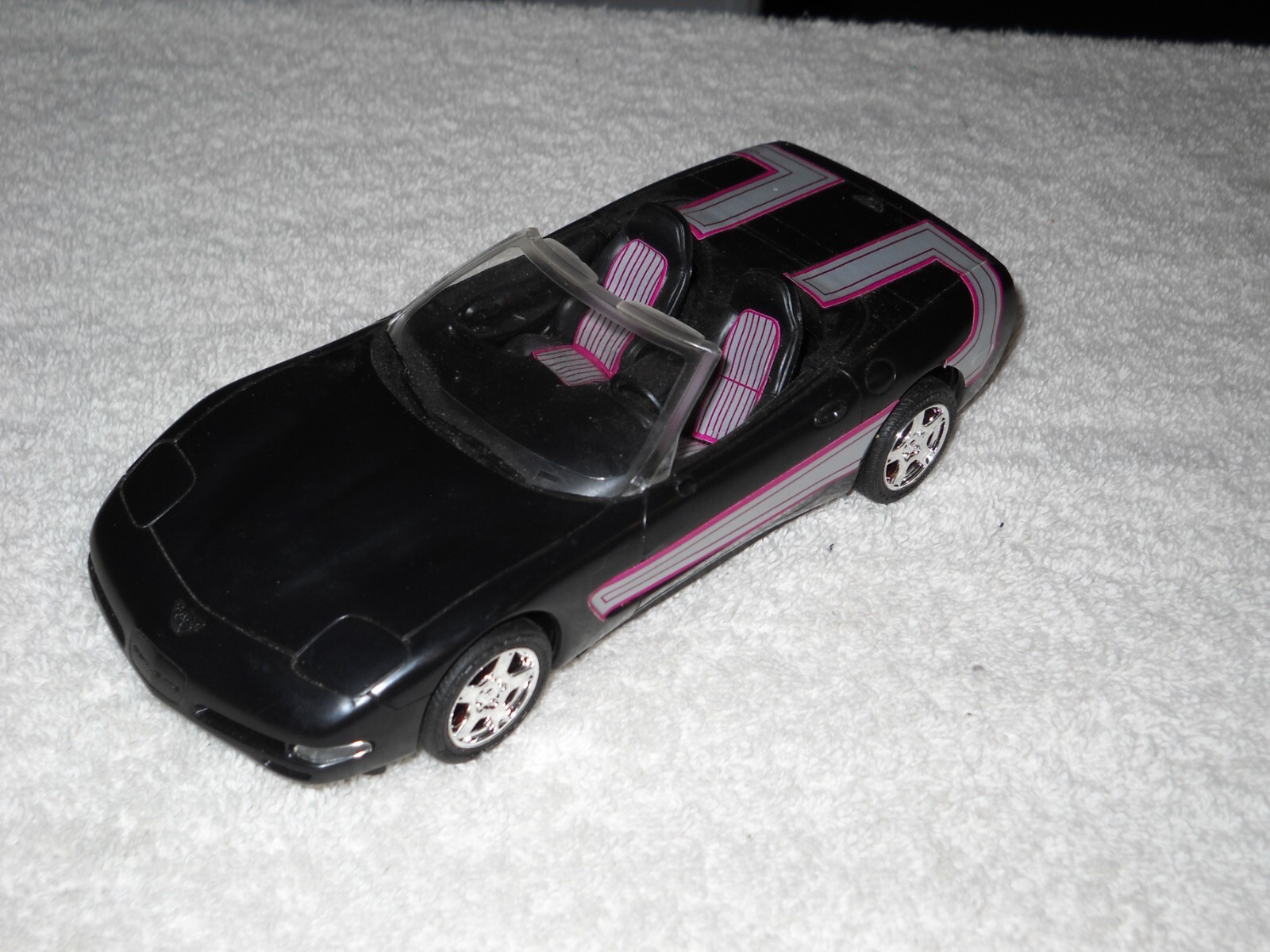MM Inc Plastic Car, Chevy Corvette, 1997, Good Condition, Please see the photos