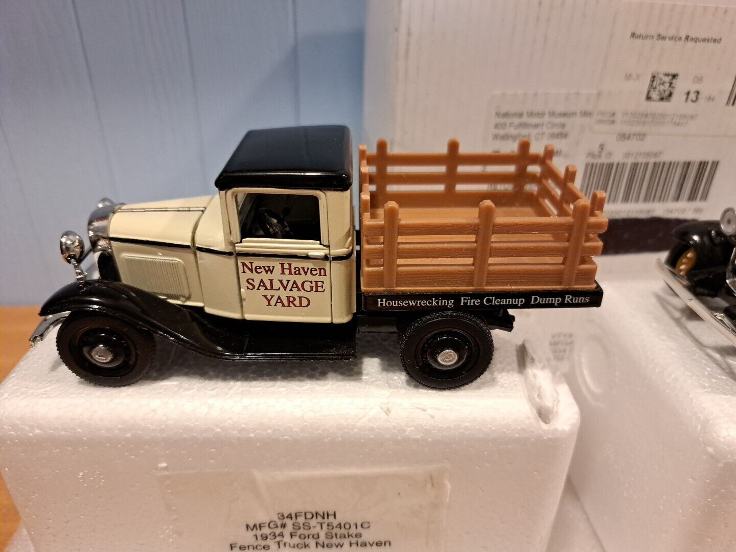 1934 Ford Stake Fence Truck & 1932 Chevy Pickup 1/32 National Motor Diecast Mod