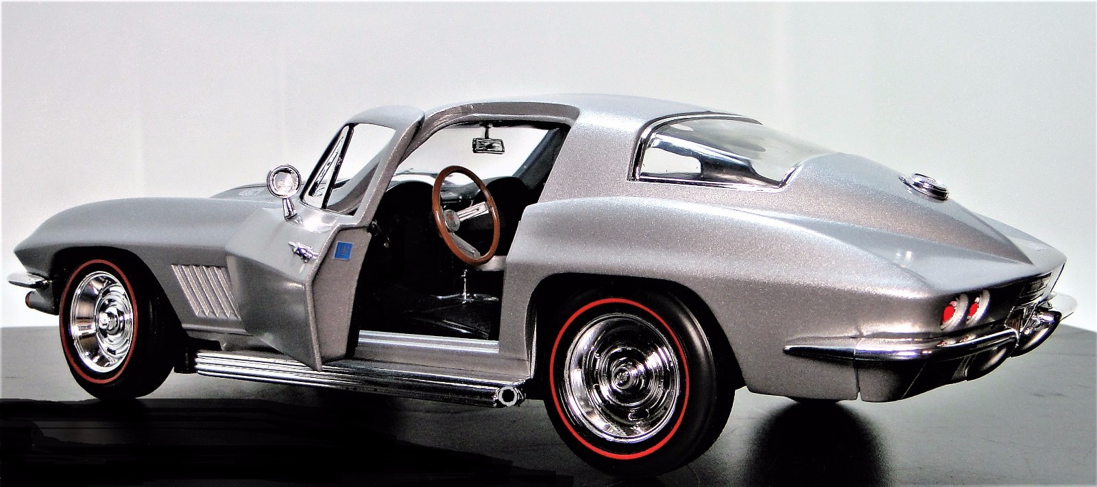 Corvette Chevrolet StingRay Race Car Chevy Classic Hot Rod Metal Promo Model
