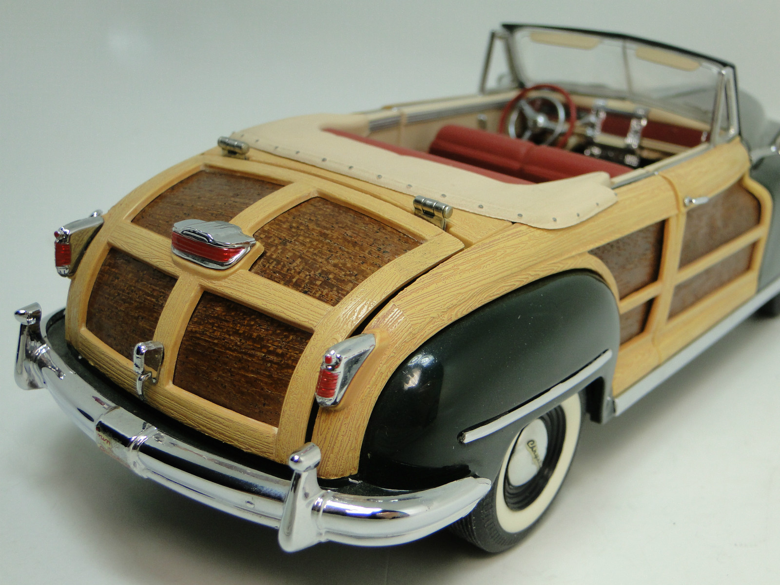 Woody Classic Car1 24Unique18Custom Built REAL WOOD Panels on Metal Body Model
