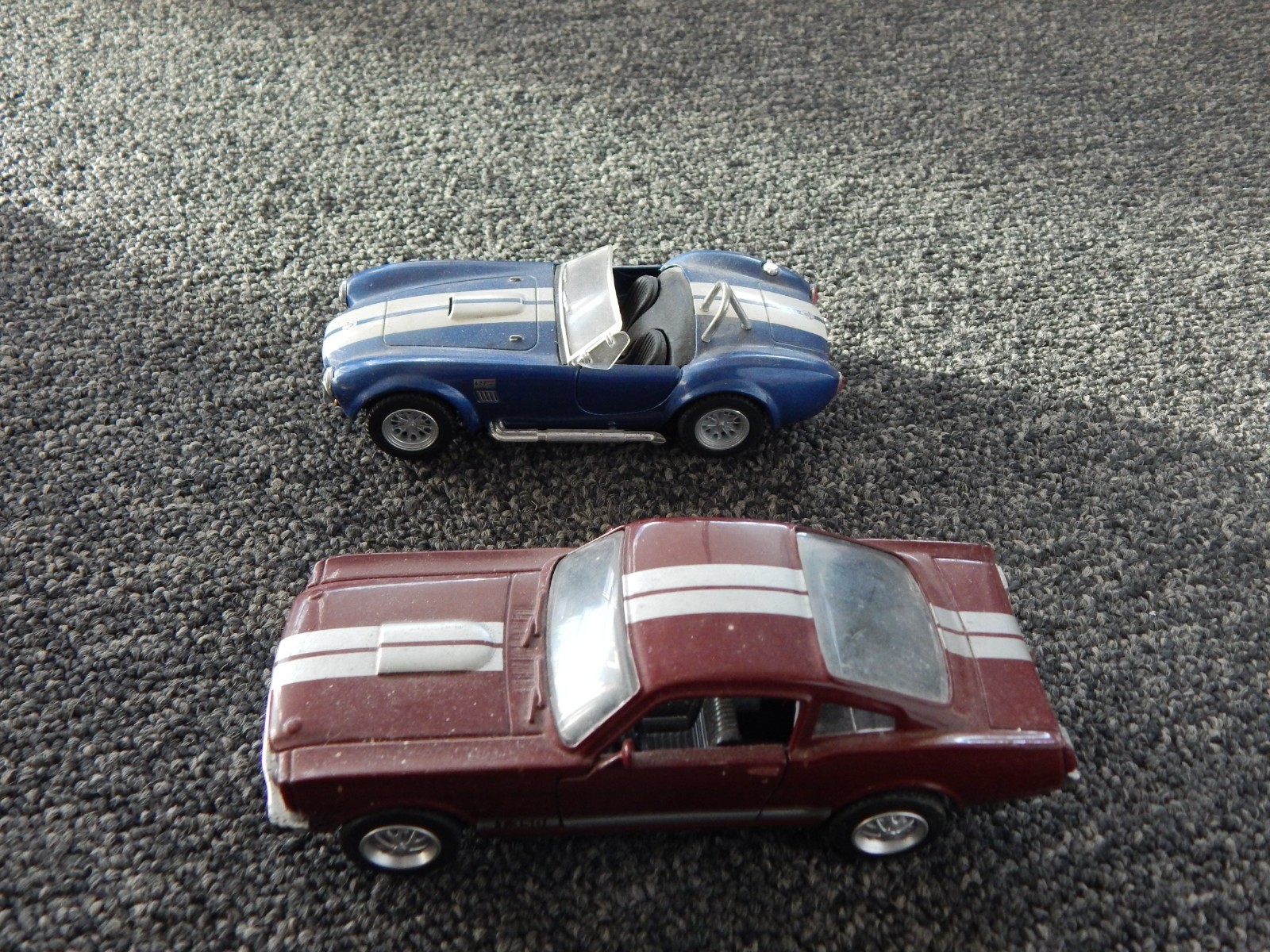Large Lot of 18 Vintage Die-Cast & Plastic Toy Cars Various Brands