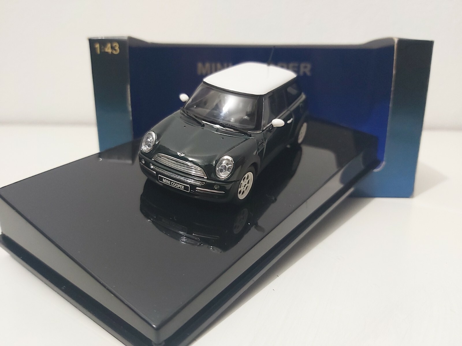 BMW Mini Cooper (Racing Green) 1:43 AUTOart