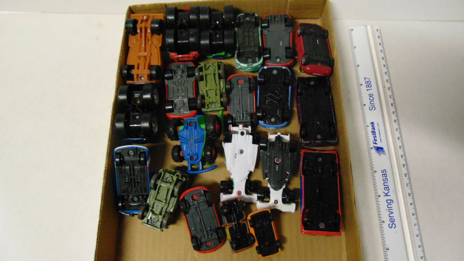 Lot of 21 Disney/Pixar Cars Movie Toy Vehicles Die-Cast and Plastic