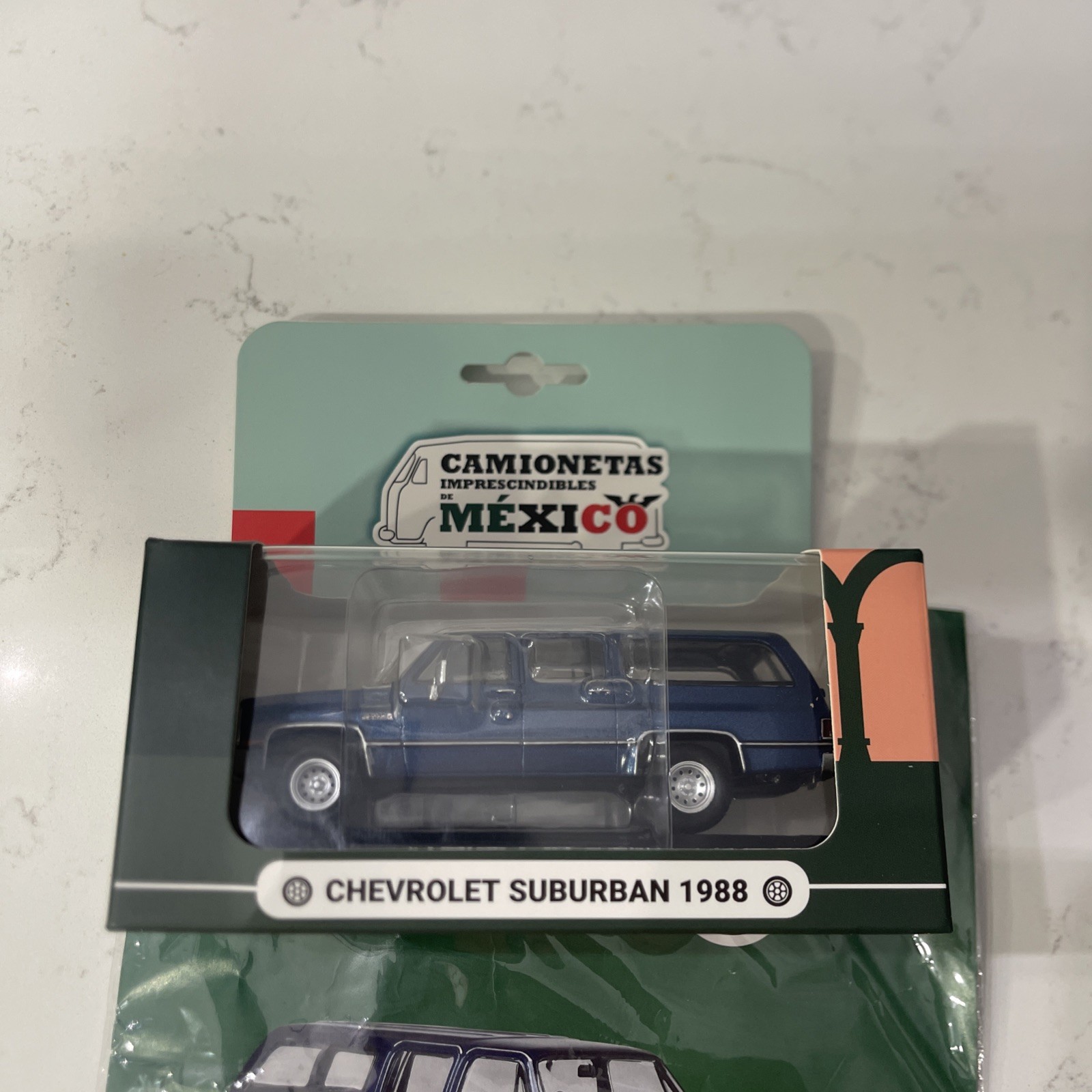 🔥Rare🔥 Chevrolet Suburban (1988) Diecast 1:43 Mexican Cars Brand new in Box