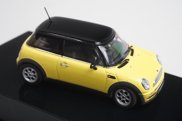 1:43 AUTOart 54826 BMW Mini Cooper Yellow model car