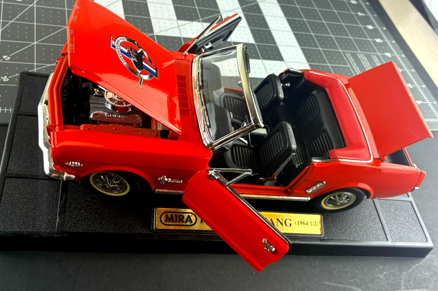 FORD MUSTANG Gold MIRA GOLDEN LINE 1964 1/2 1:18 used 1:18th diecast TS
