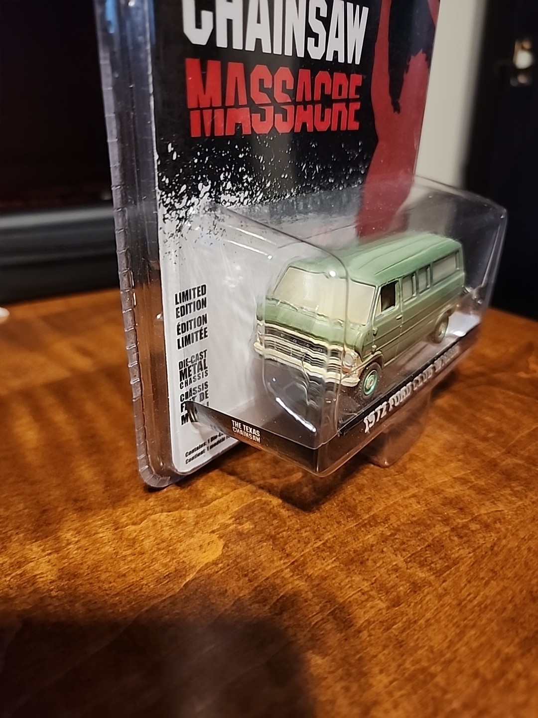 Greenlight Hollywood 1972 Ford Club Wagon The Texas Chainsaw Massacre — CHASE