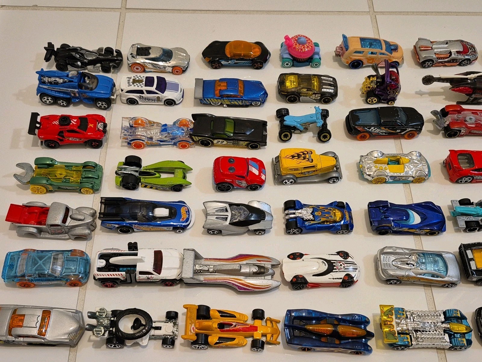 Lot of 100 Fantasy Hot Wheels Cars: Loose, Variety of Years #1