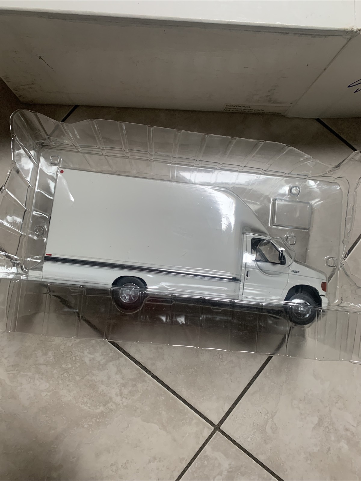 Ford E-350 Diecast Moving Truck Cargo Van 1/24 Scale NEW Plain White On the Move
