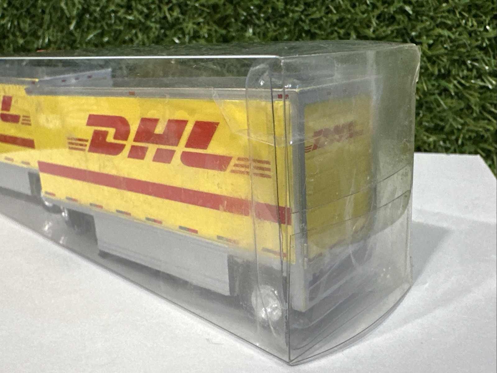 1/87 Scale Trucks N’ Stuff Freightliner Cascadia DHL With 28” DD Double SPT3120