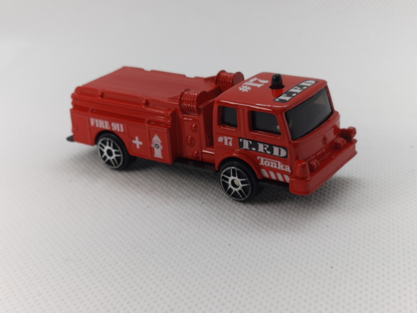 MAISTO / Tonka 1/64 Diecast Red T.F.D Denver Pumper Fire Truck Mint Loose C76