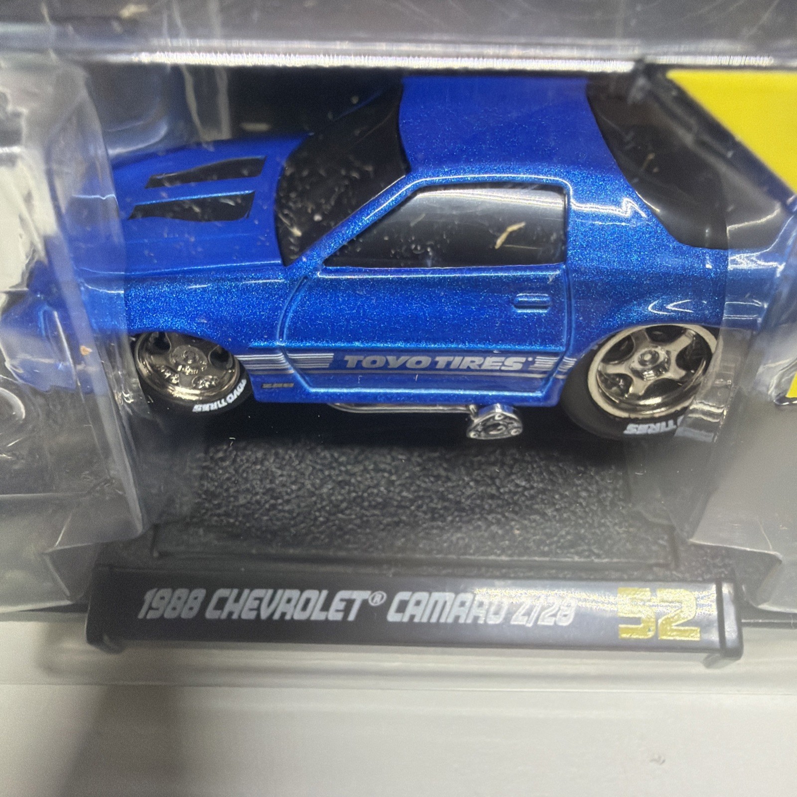 Maisto Muscle Machines Series 9 DieCast Model 52 1988 Chevrolet Camaro Z/28 Blue