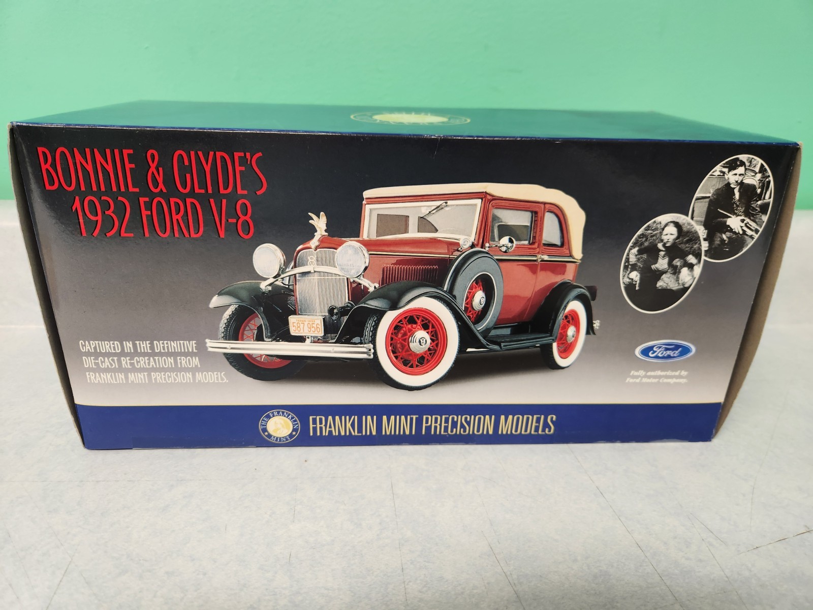Franklin Mint 1/24 Diecast 1932 Ford V8 Bonnie and Clyde’s BOX AND ALL PAPERS