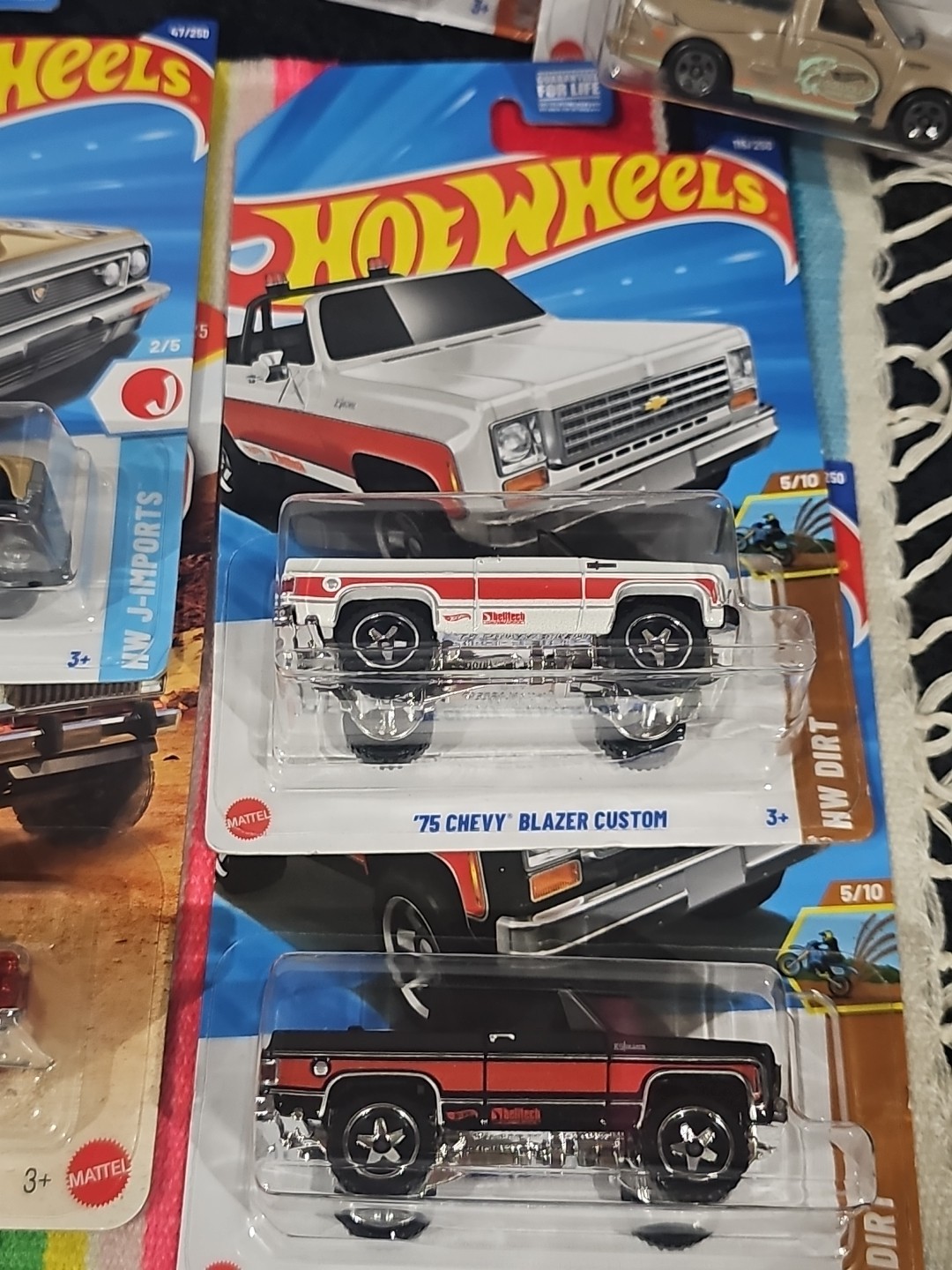 Hot Wheels Lot Of 14 Trucks And 2 Blazer