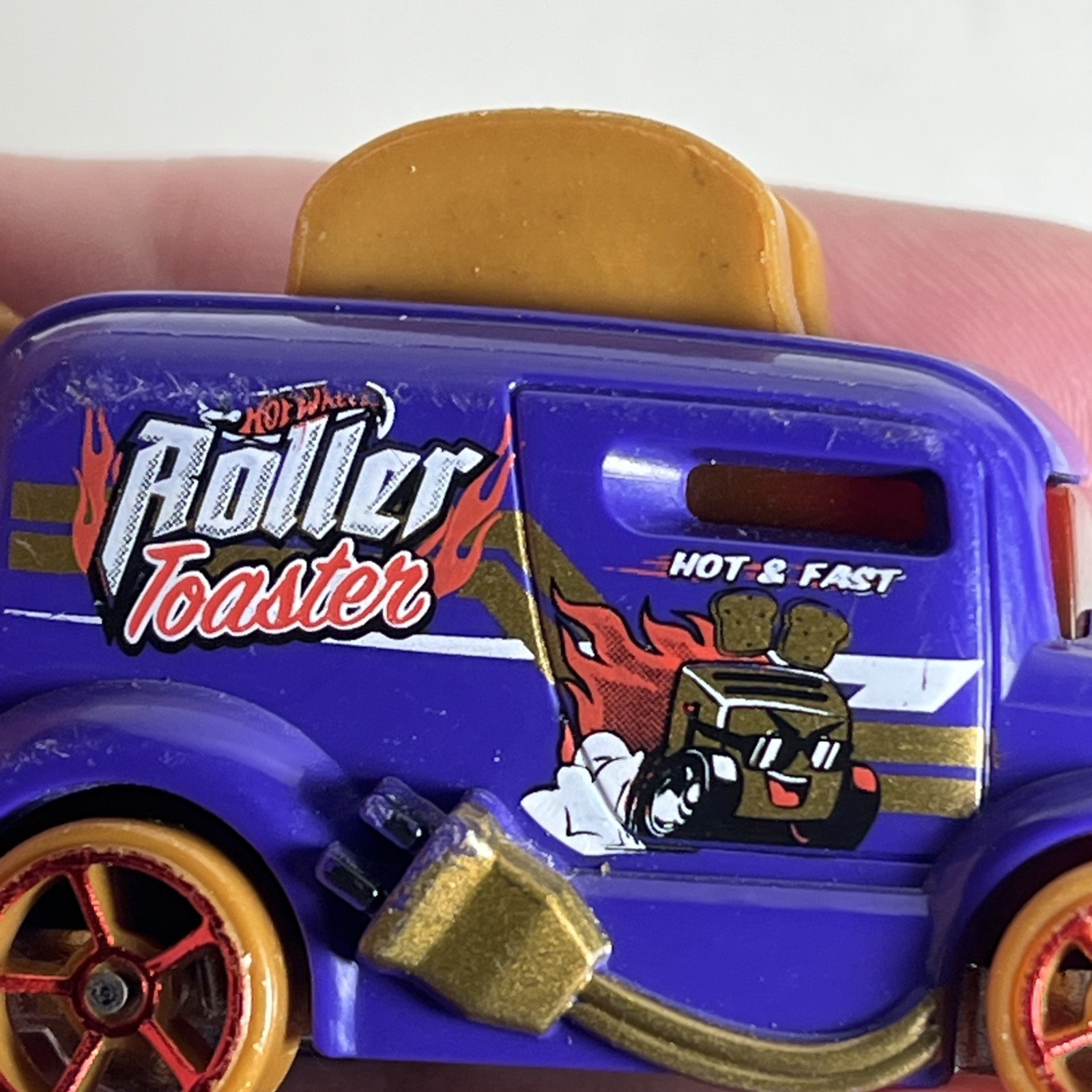 2016 Hot Wheels Purple Roller Toaster Toy Car Mattel