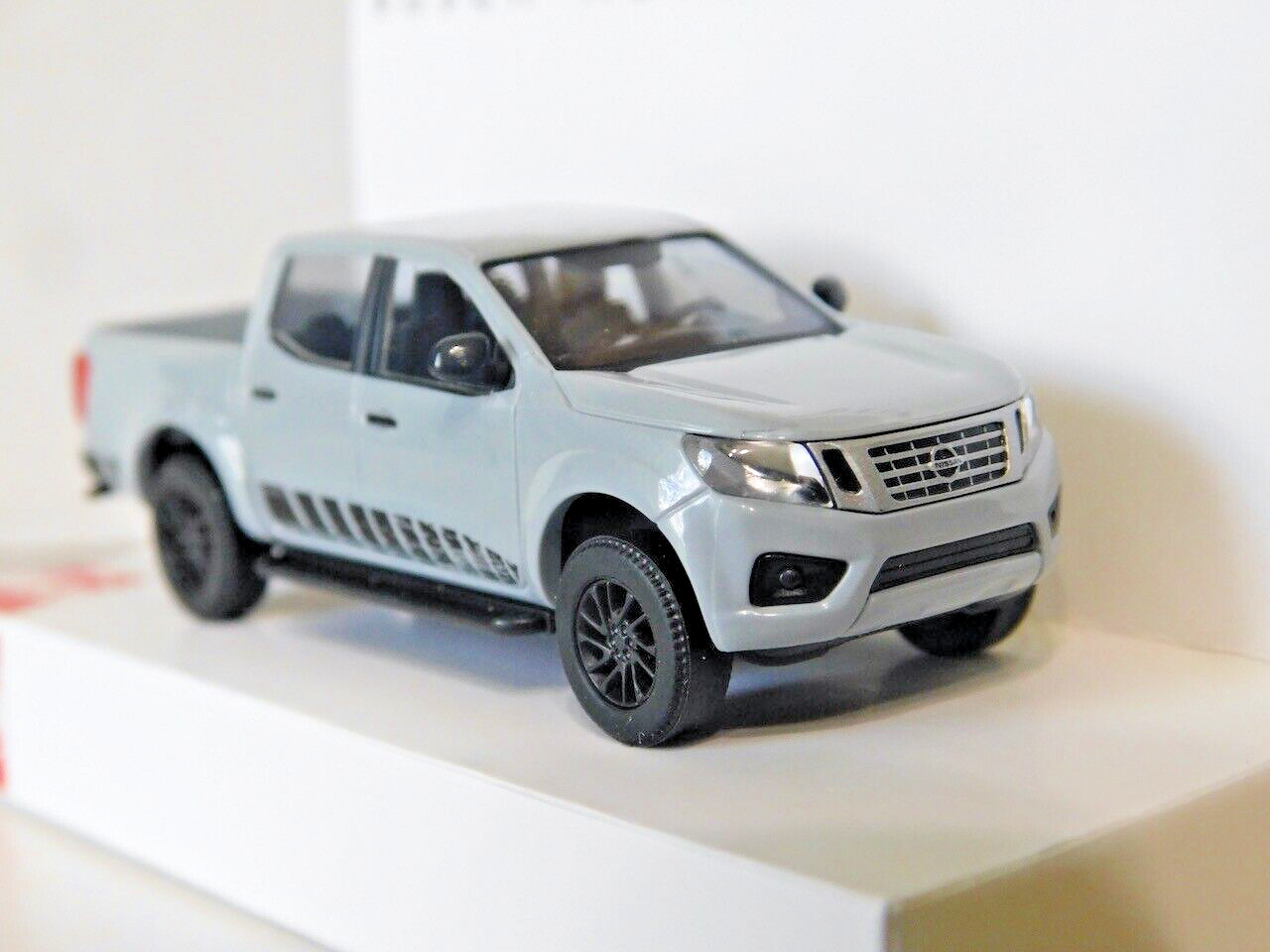 Busch 53711 1/87 HO 2015 Nissan Frontier In Germany The Navara Gray/Black NIB