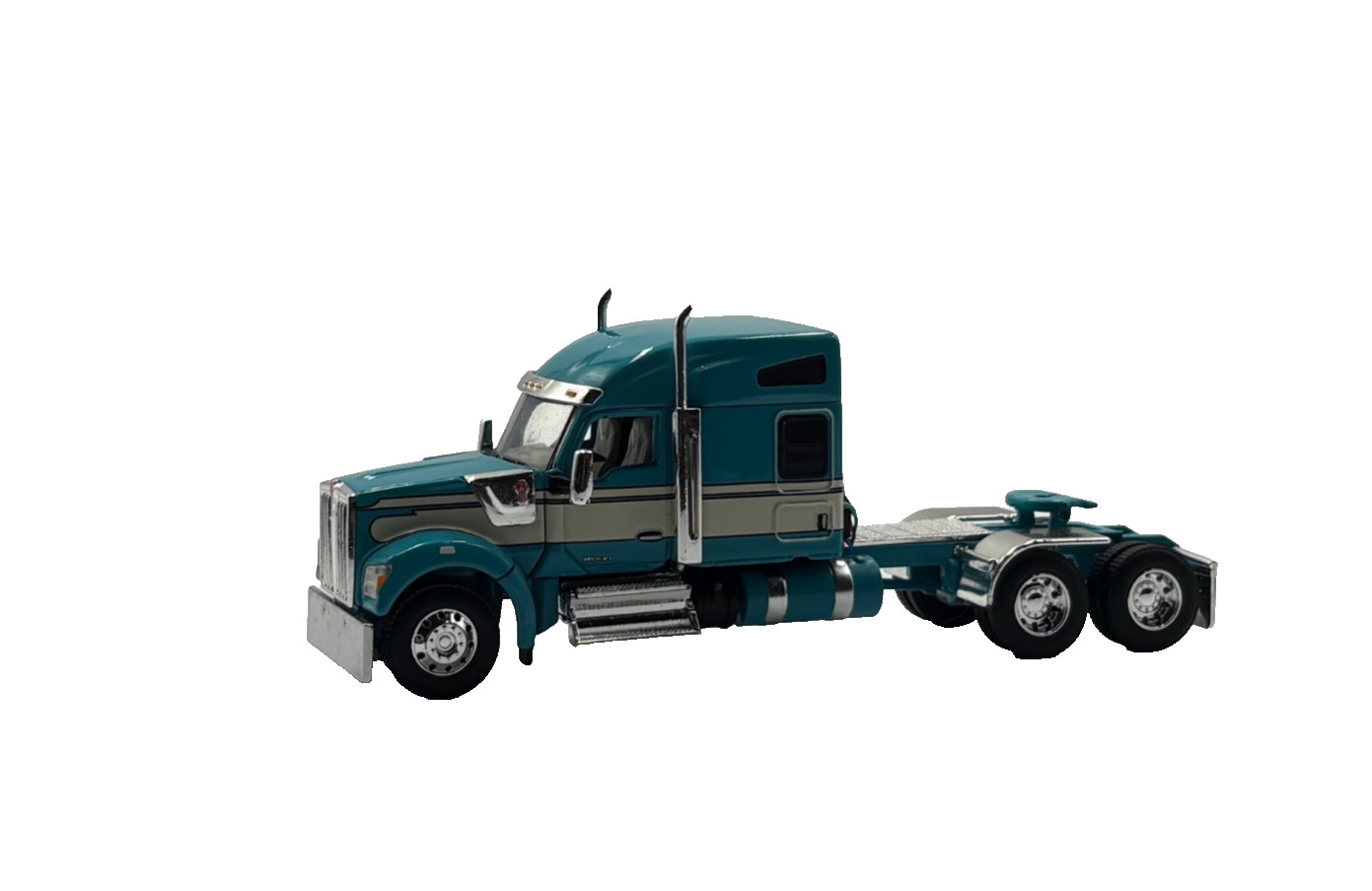 DCP 1/64 Kenworth W990 76″ Mid-Roof Wilson Silverstar Livestock Trailer 60-1896