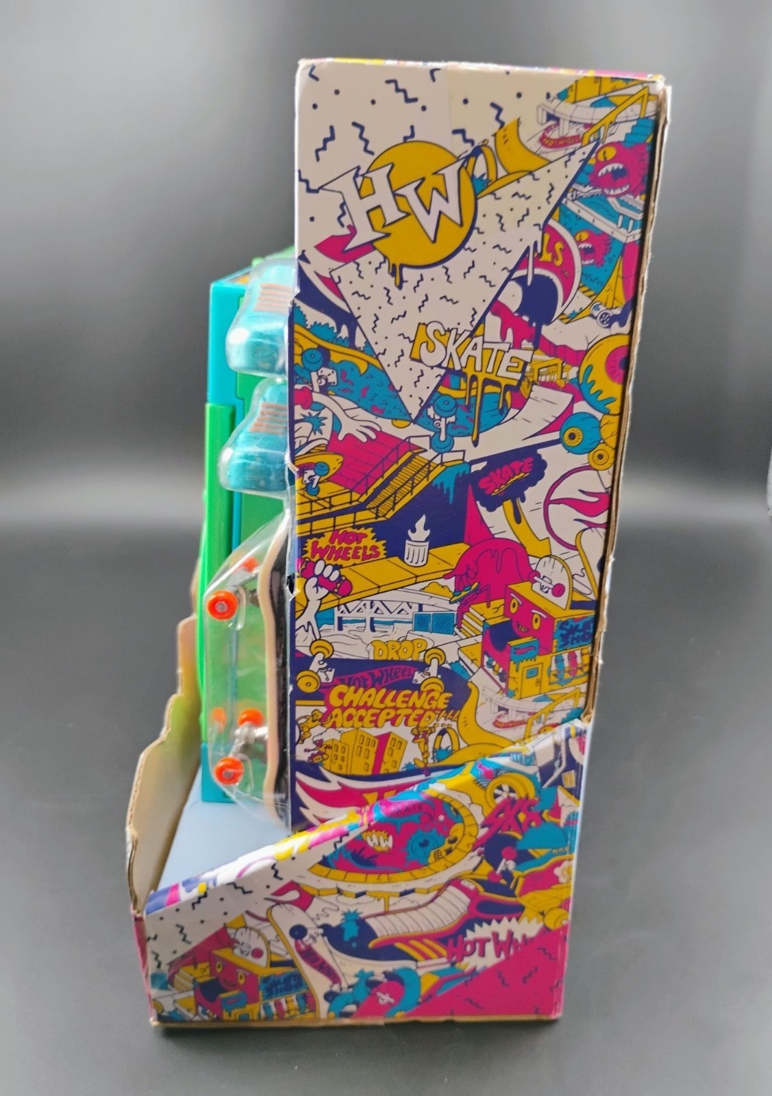 Hot Wheels Skate Boombox Skatepark Set With Exclusive Board