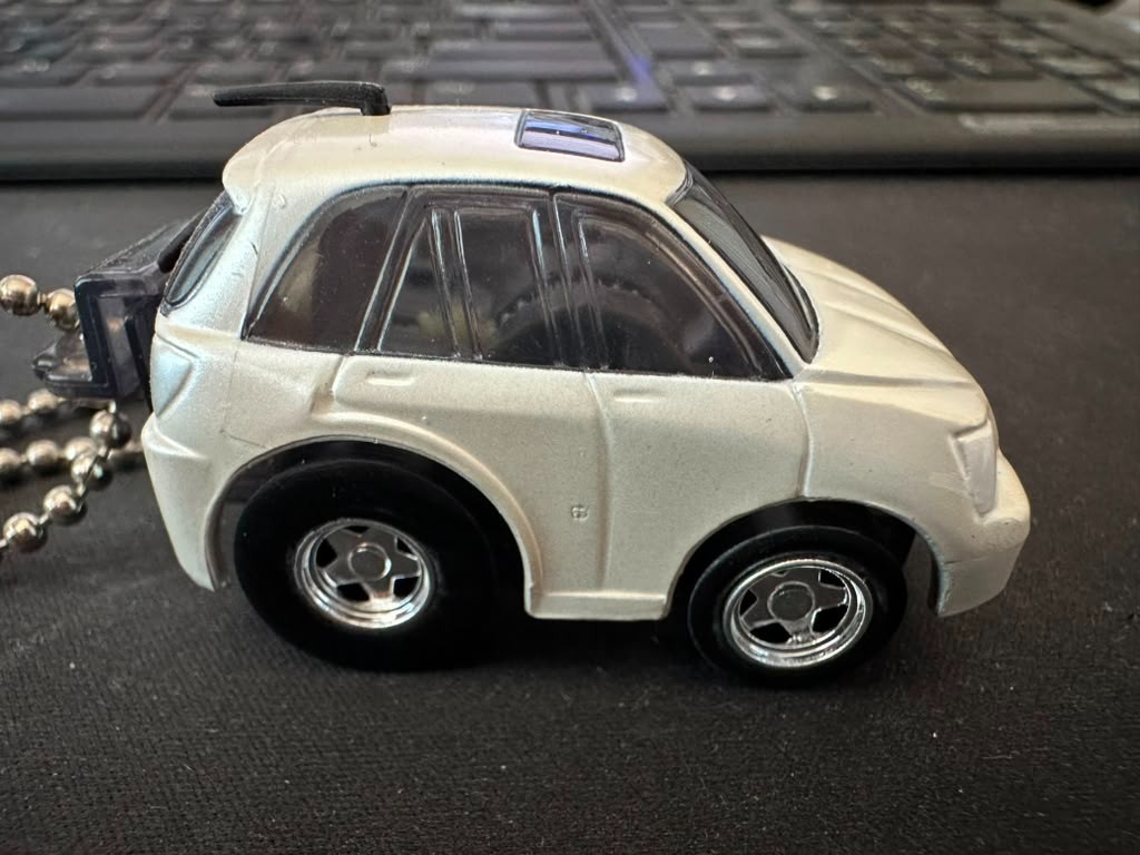 Rare Takara Choro-Q Toyota Altezza Gita White Keychain Lexus IS300 SportCross JD