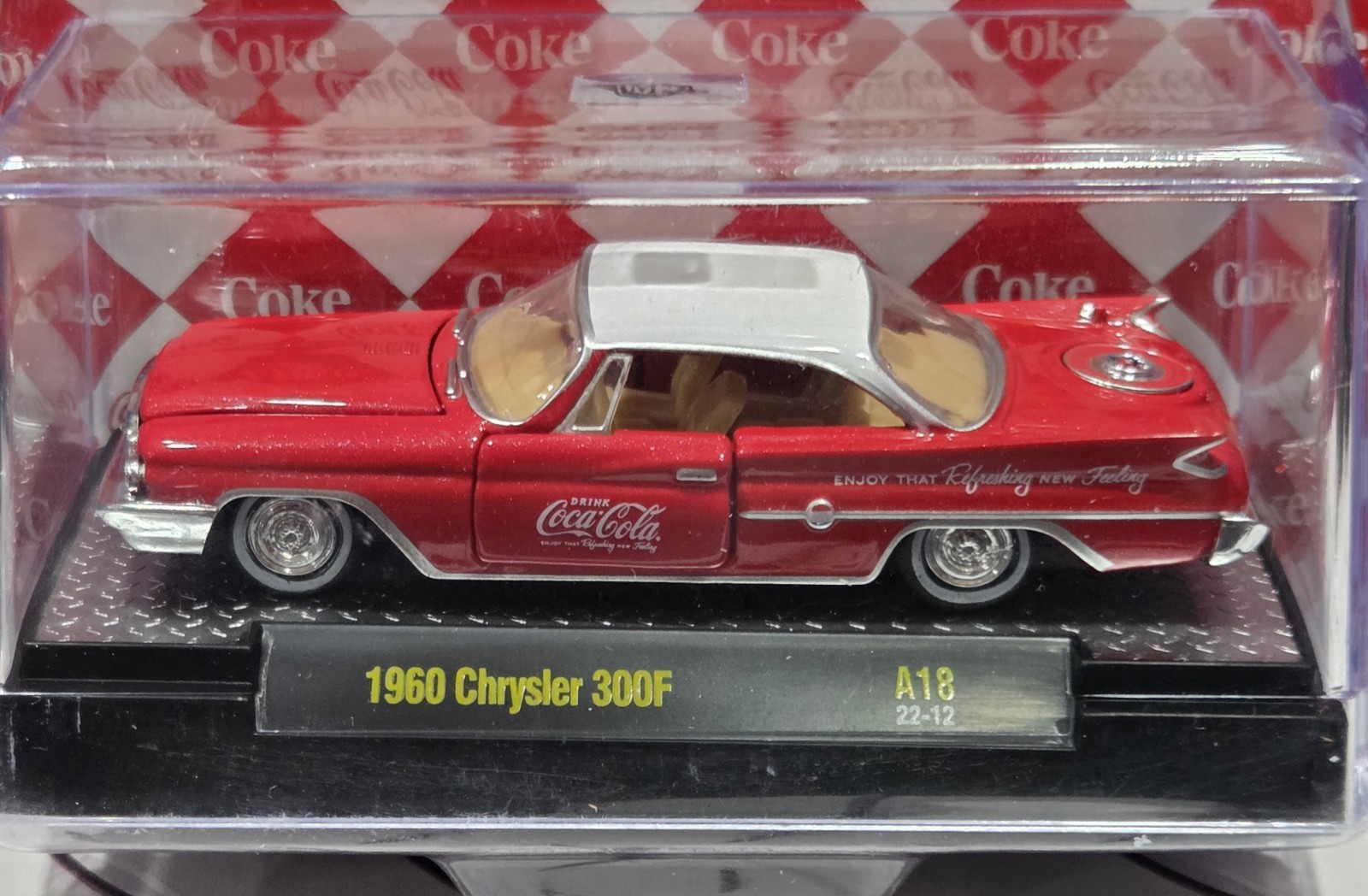 1/64 M2 Machines Coca-Cola 1960 Chrysler 300F Diecast Car A18 2022