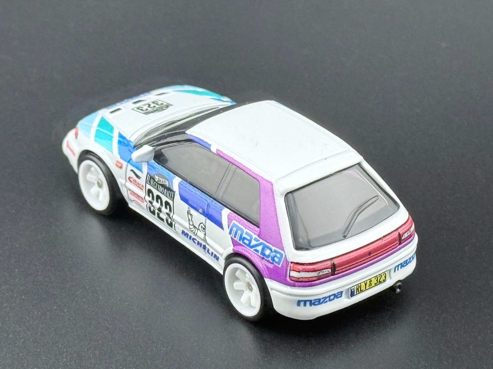 Hot Wheels Mazda 323 GTR Modern Classics FPY86-961S 1/64