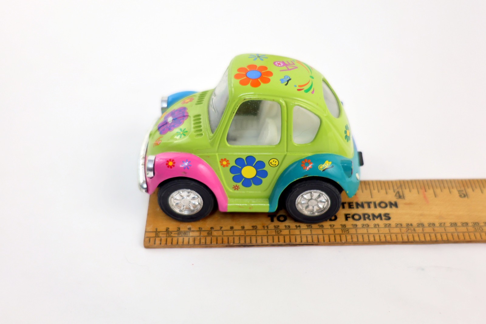 Vtg VW Volkswagon Beetle Flower Power Metal 3.5” Pullback Car Kintoy Kinsmart