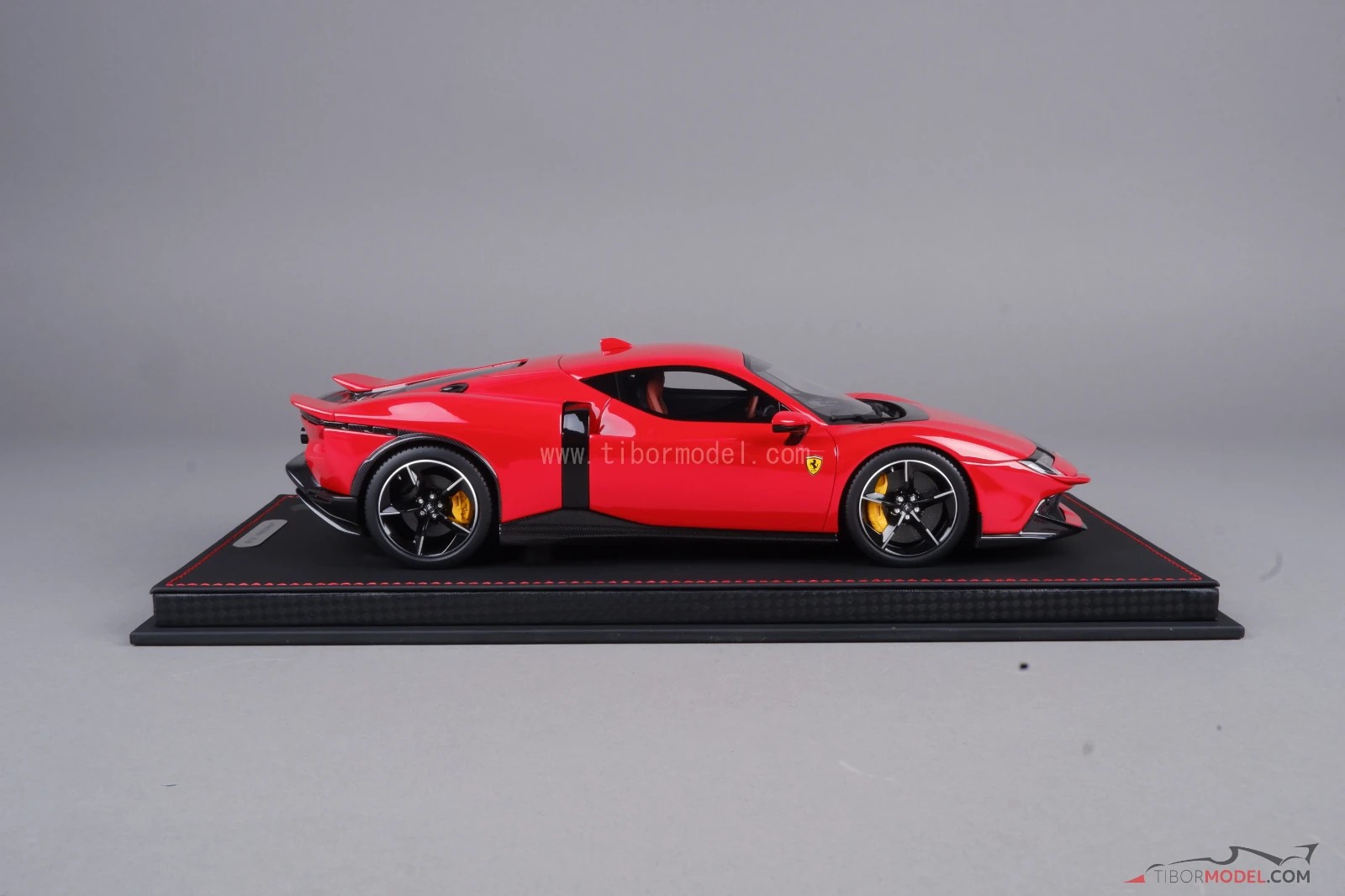 Ferrari 849 Testarossa 2025 red, rosso corsa, with showcase, 1:18 BBR, P18275D1