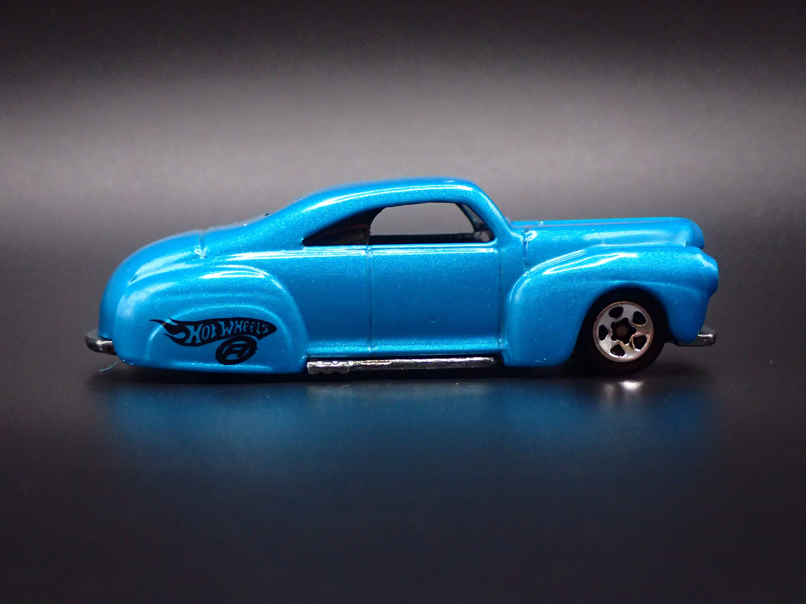 1941 41 FORD TAIL DRAGGER CUSTOM HOT ROD 1:64 SCALE DIORAMA DIECAST MODEL CAR