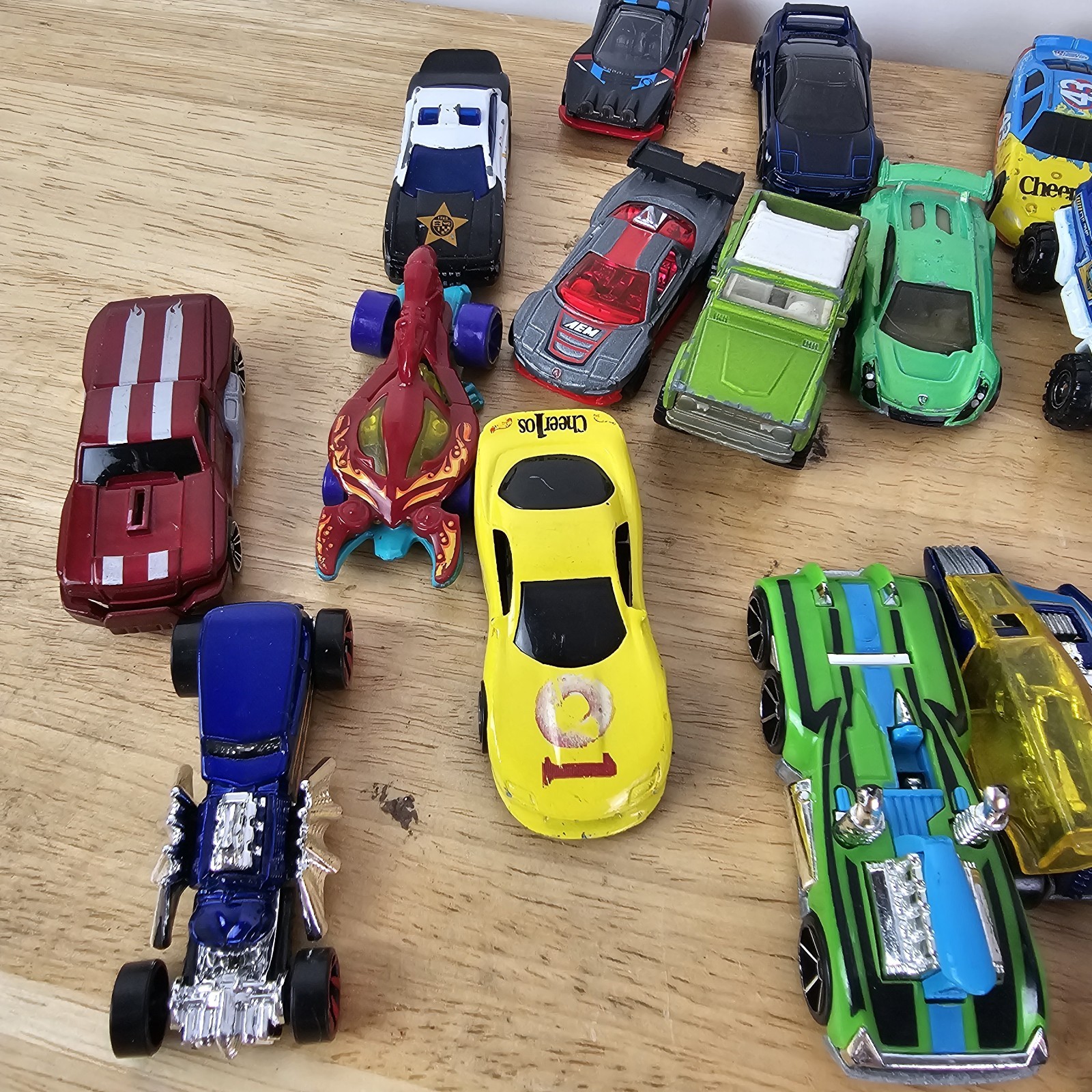 Hot Wheels & Unbranded Cars And Trucks 25+ Lot Various Models Used Toys