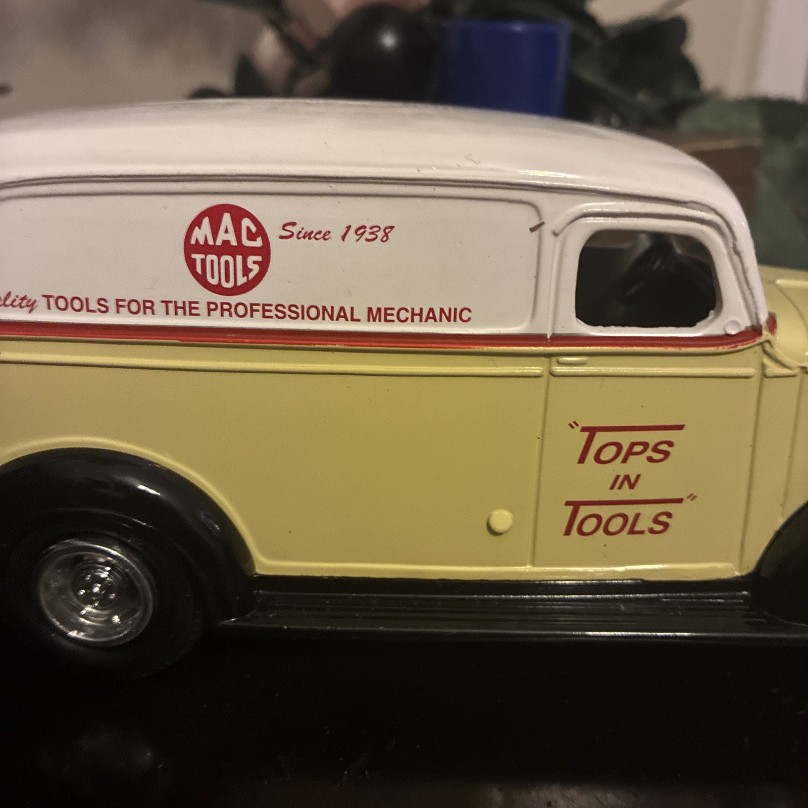Ertl Collectibles 1938 Chevy Panel Truck Special Edition 1 of 8000 Diecast 1/25