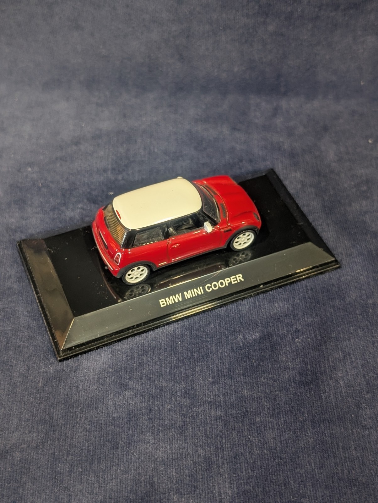 Autoart Models BMW Mini Cooper Red 1/64 Scale With Display Boxed 20024