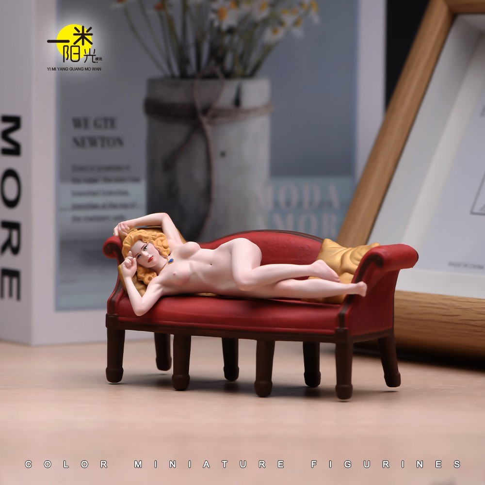 1/18 Miniatures Sexy Sofa Lying Beauty Girl Scene Props Model Figures For Cars