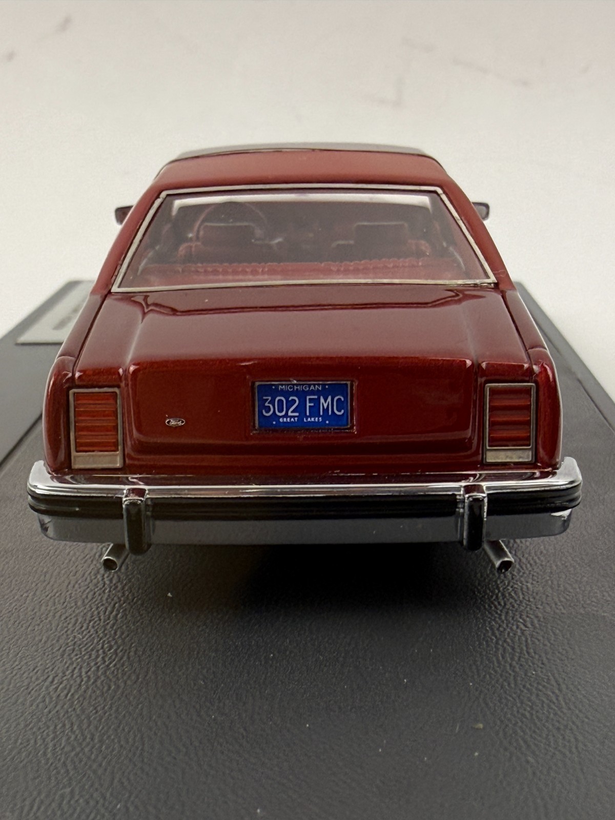 Matrix 1:43 1986 Ford LTD Crown Victoria LX Dark Red/Silver MX20603-402 – LE 408