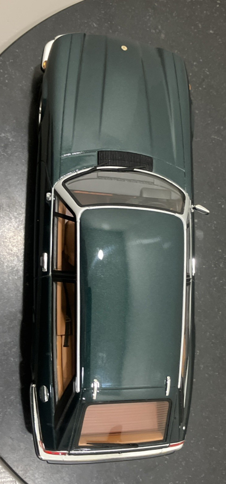 1:18 Scale GT Spirit 1983 Jaguar XJS Lynx Eventer Green