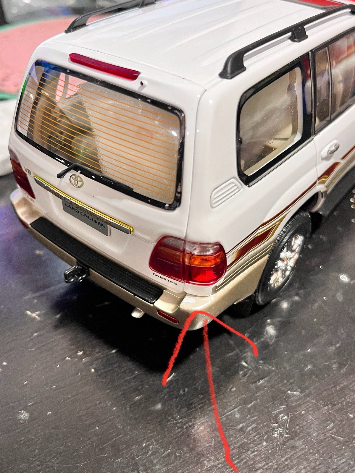 1:18 Scale Toyota Land Cruiser White Diecast Model Car