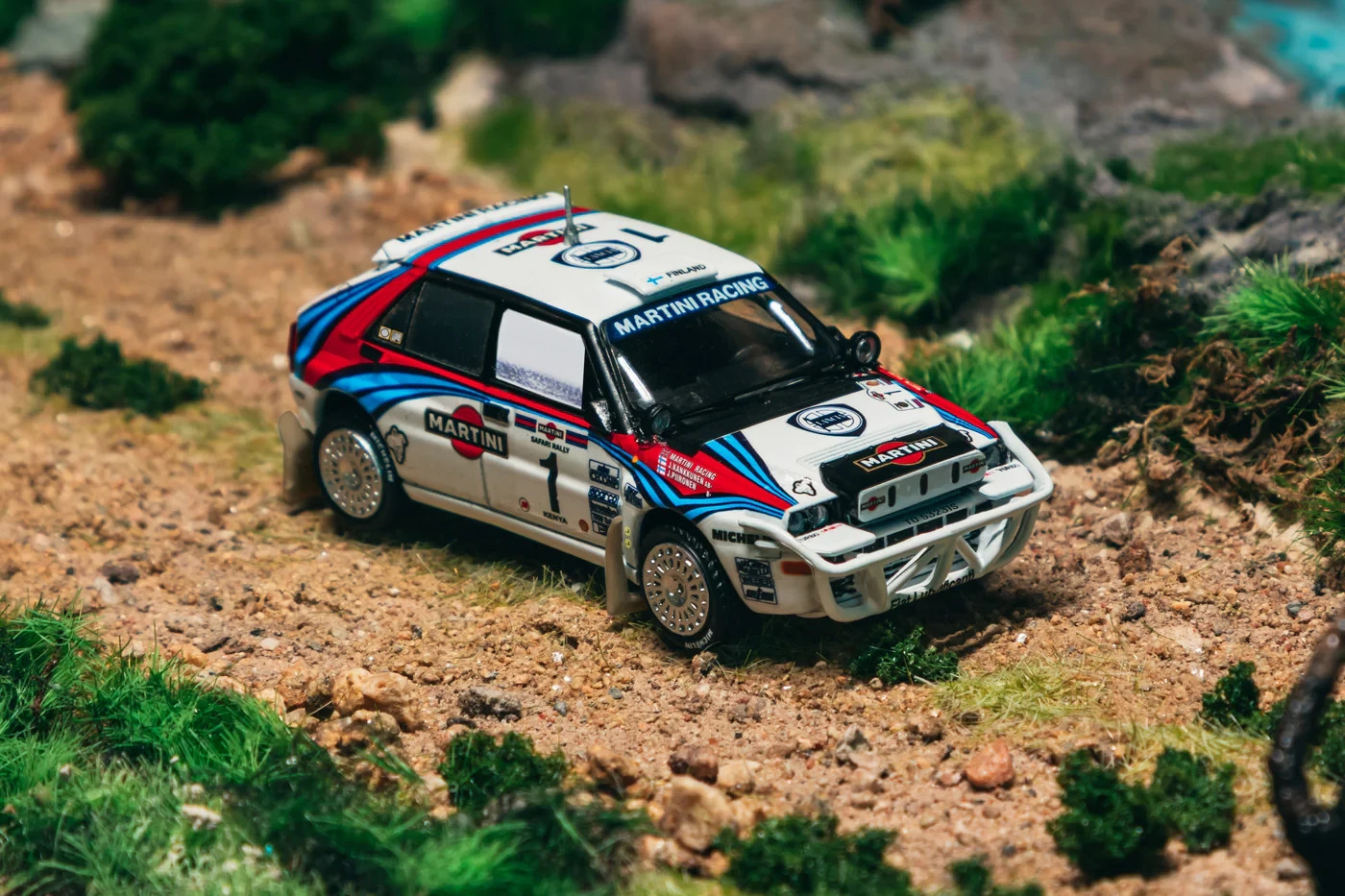 Tarmac Works 1:64 Lancia Delta HF Integrale Safari Rally 1992 #1