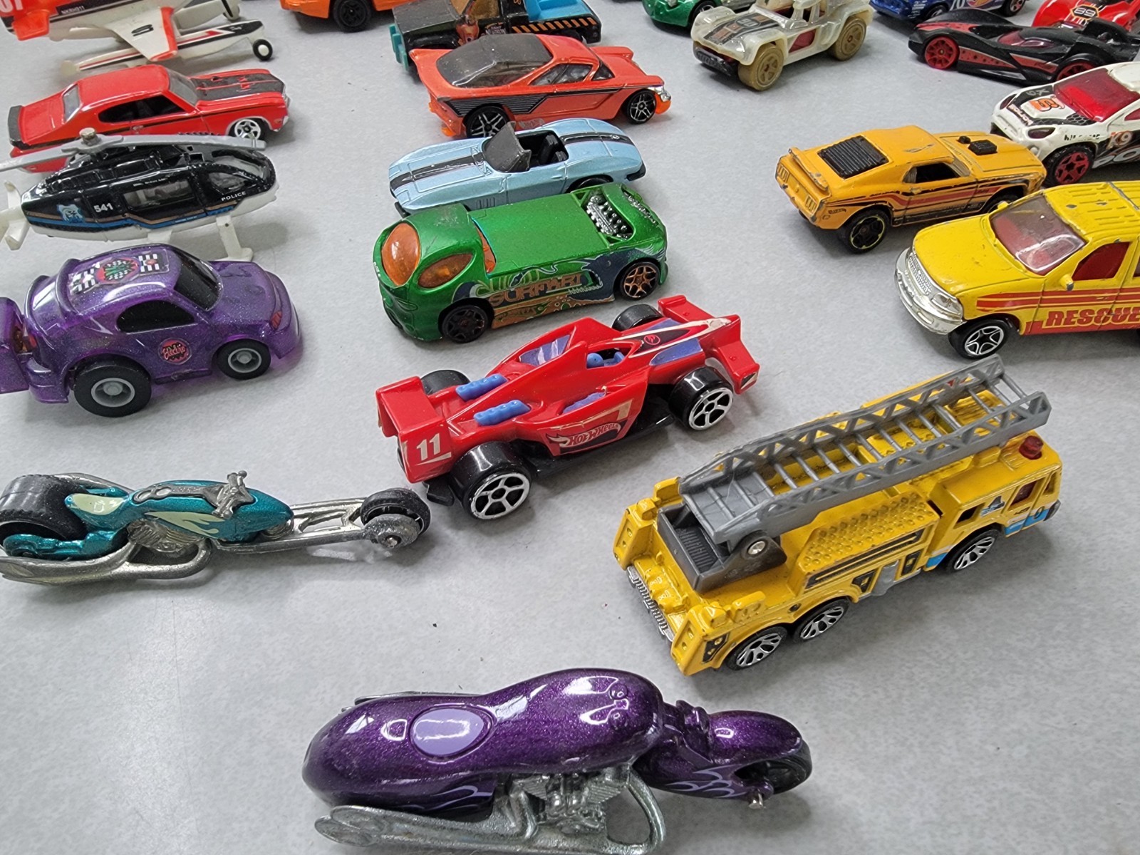 Matchbox Hot Wheels Cars Mixed Lot 90s to Current Die Cast Trucks Planes Used