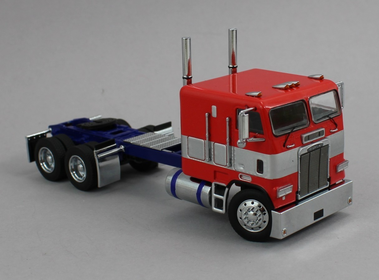 1:64 *596 Models* TRANSFORMERS Optimus Prime Freightliner COE Semi *NIB*