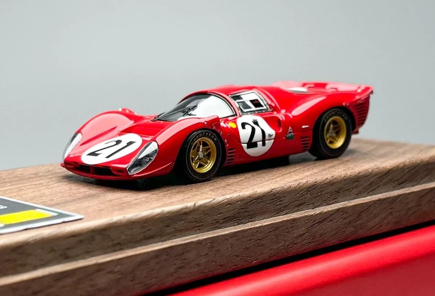 FERRARI 300 P4 COUPE #21 24H LE MANS 2ND 1967 RACE 1/64 RESIN CAR BY DMH 99 MADE
