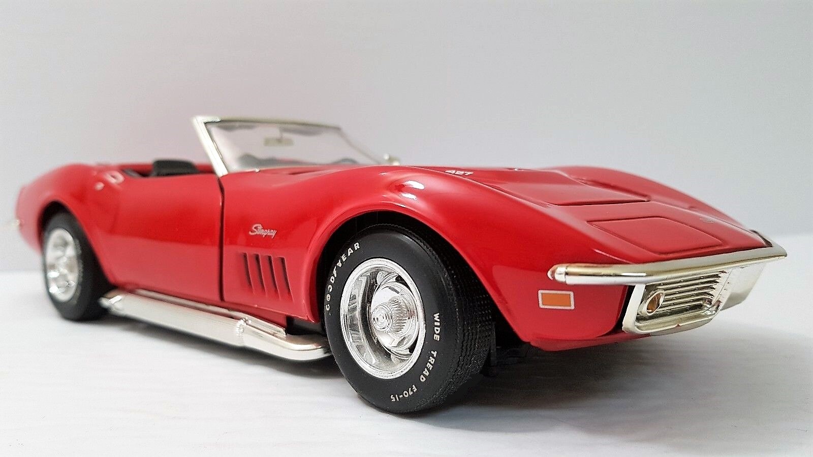 Corvette Chevrolet StingRay Race Car Chevy Classic Hot Rod Metal Promo Model