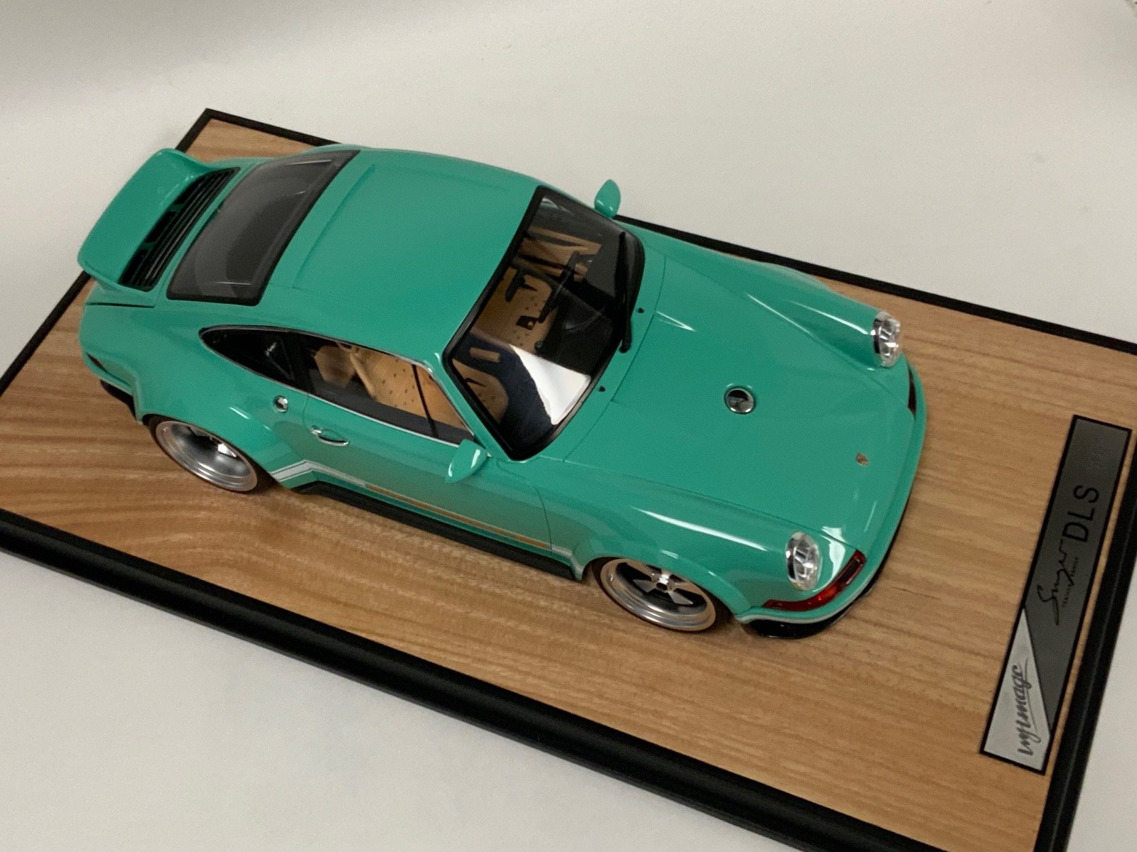 1/12 scale IVY model of the Porsche 911 Singer DLS Teffany Blue Wood Base 40 pcs