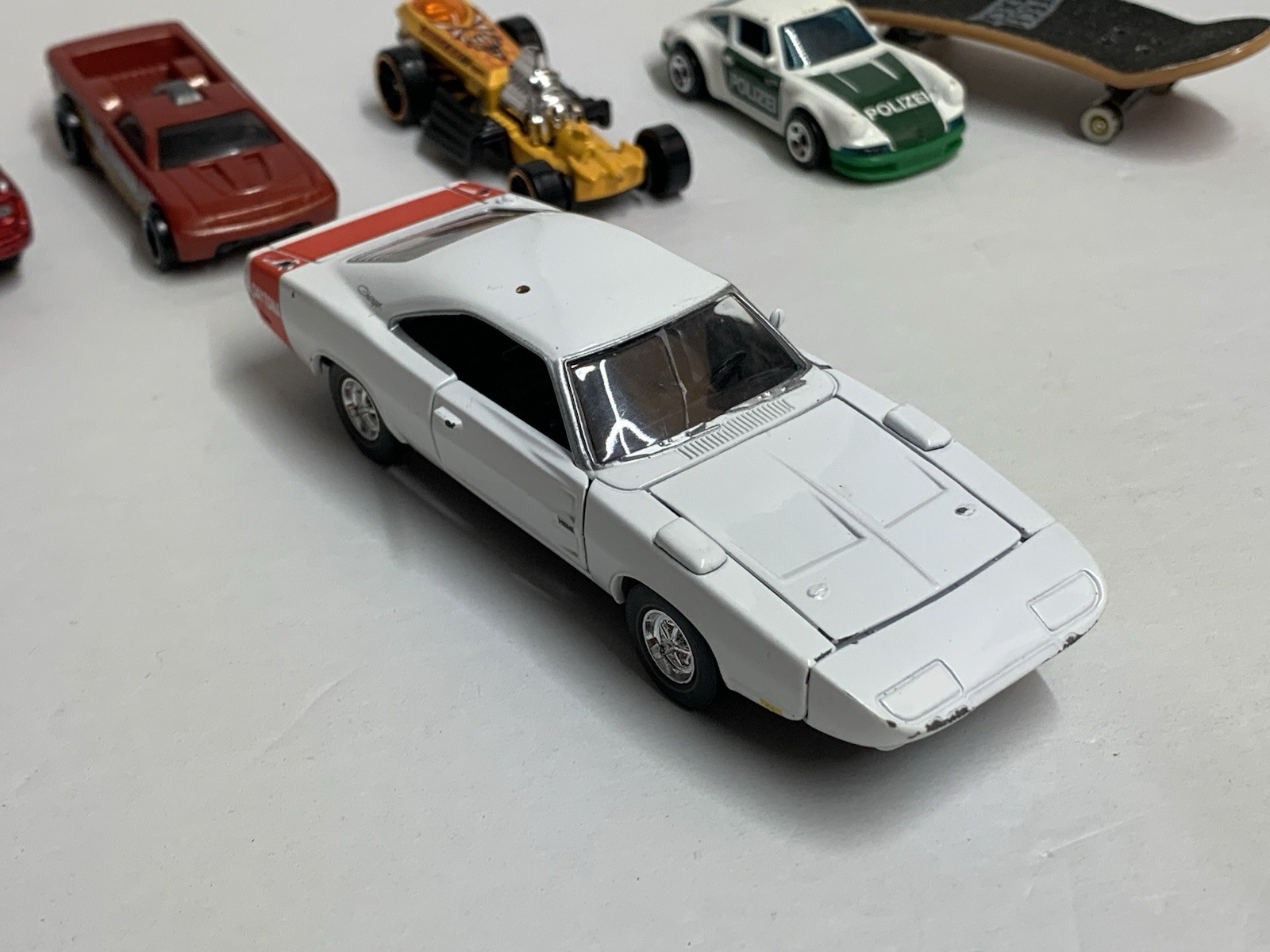 Lot Of 6 Toy Cars Die-cast And Plastic Hot wheels And Other Brands Preowned.
