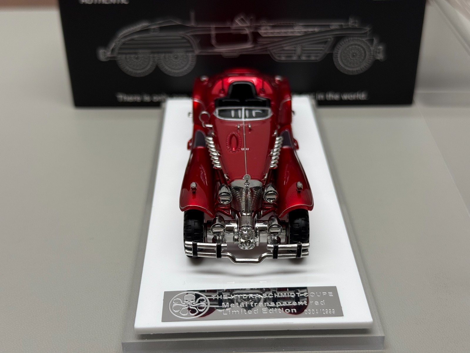 WM 1:64 Metallic Red Hydra Schmidt Coupe V16 Sport Model Diecast Car