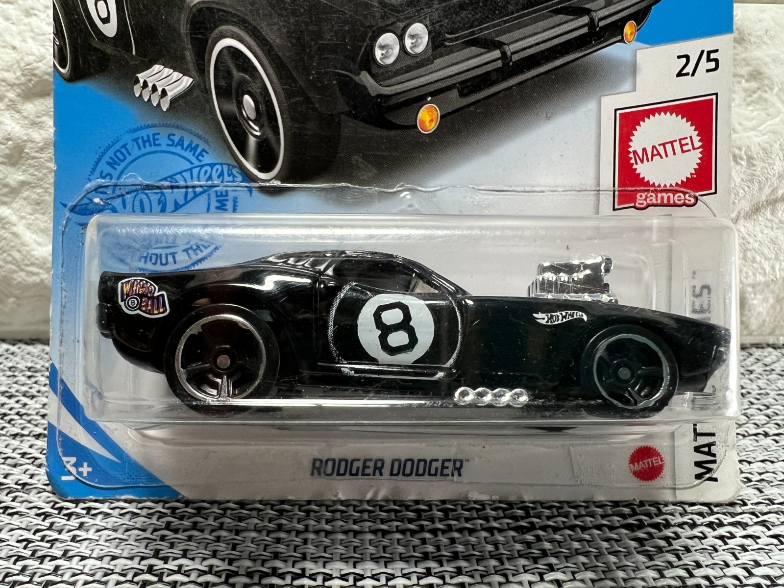 Hot Wheels Mattel Games 2/5 Rodger Dodger 73/250 Magic Ball Outlook Not So Good