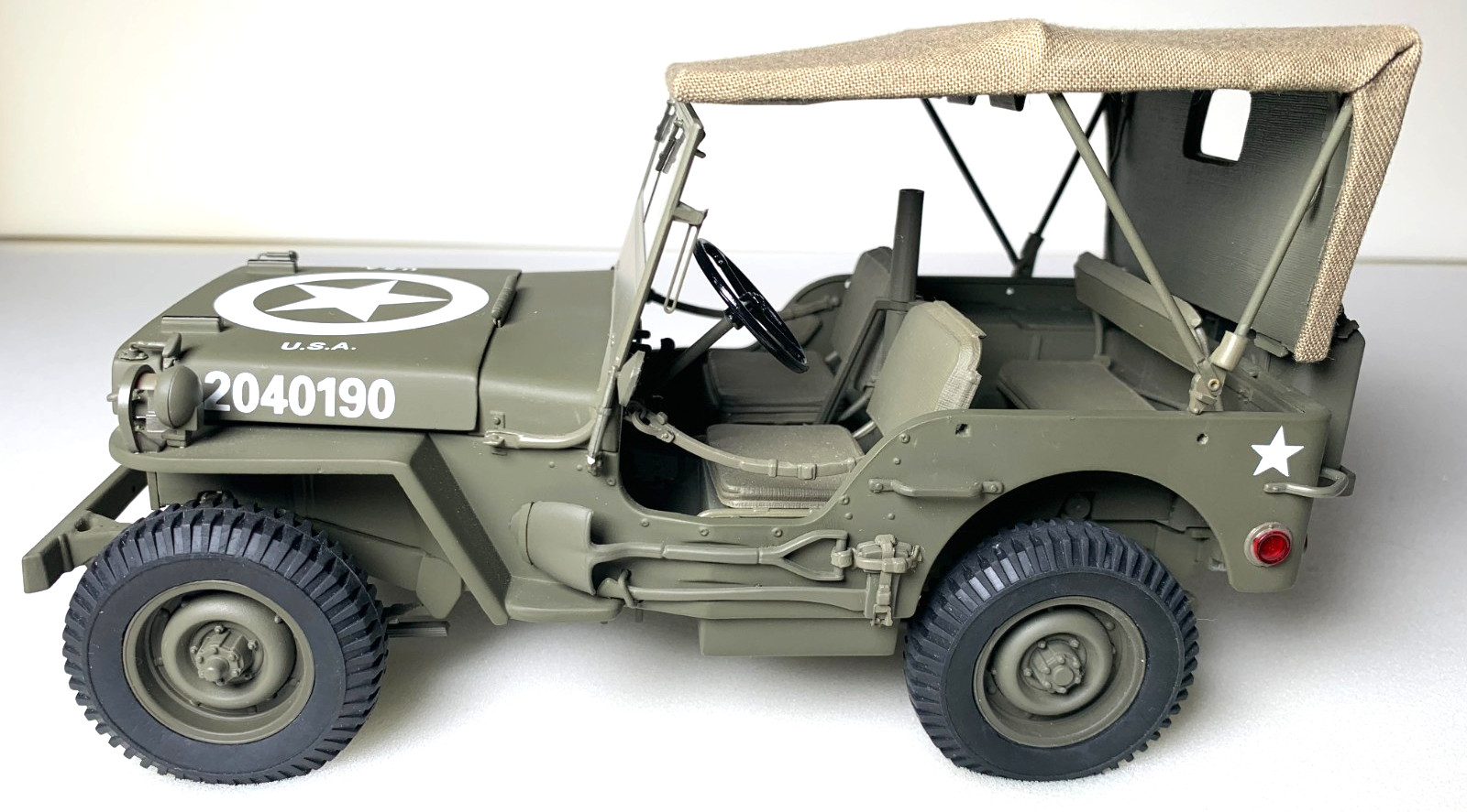 Danbury Mint WWII Jeep w/ Cover 1:16 Scale Inv. #4685