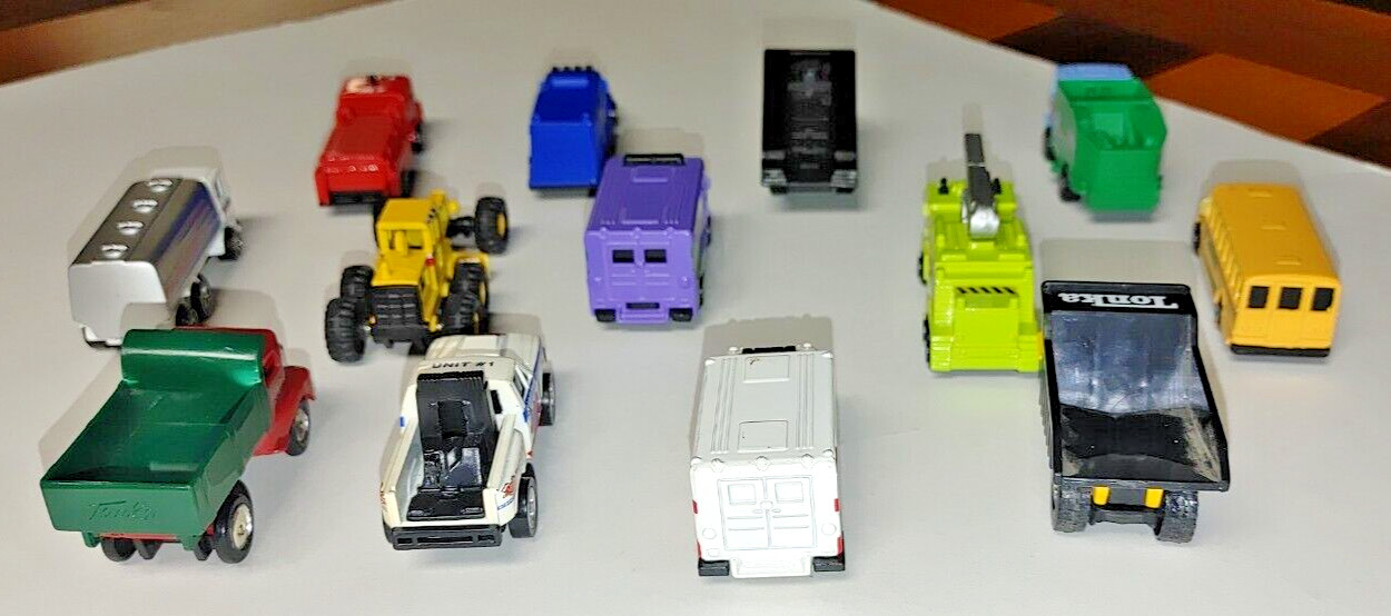 Lot of 13 – 2000 Maisto Tonka Hasbro Diecast / Trucks-commercial -equipment