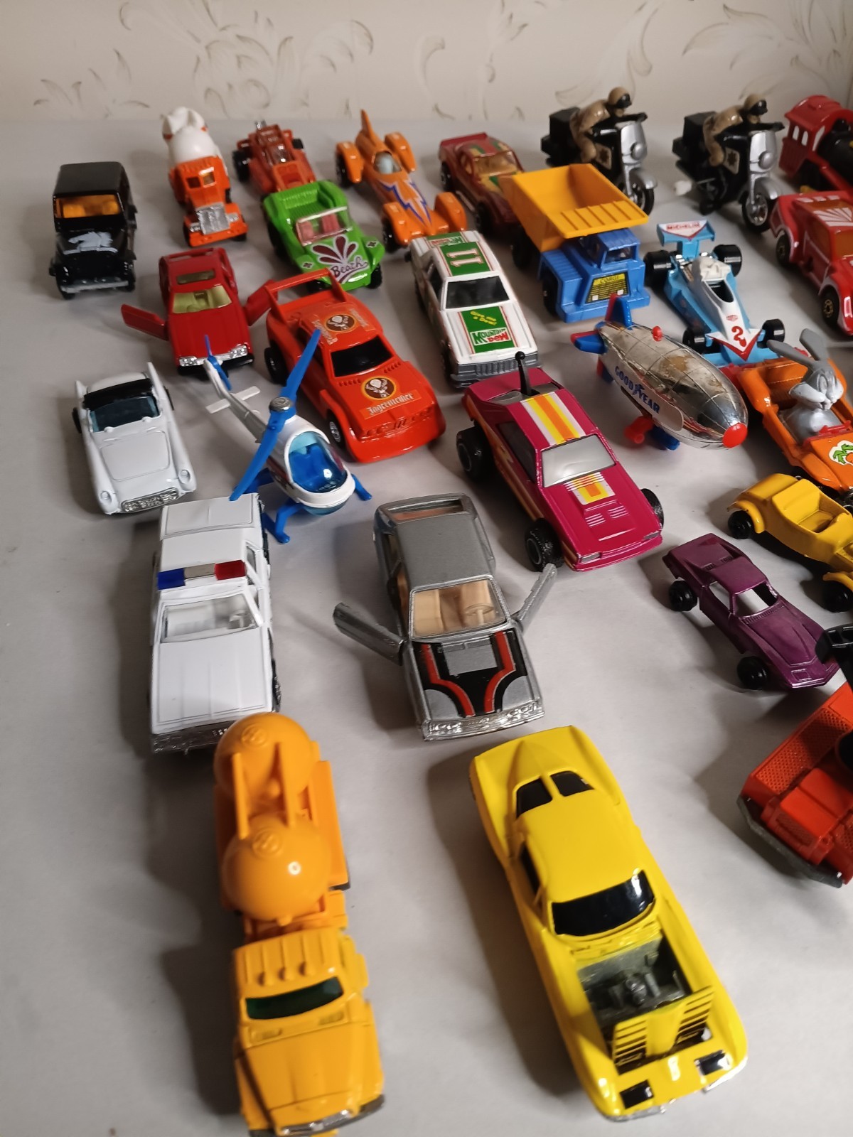 vintage 1/64 diecast cars lot Various Brands