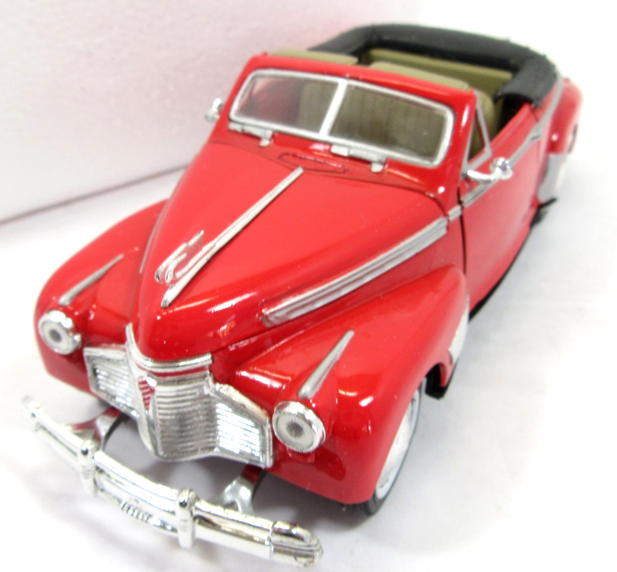 1941 Chevrolet Deluxe Red Diecast 1:32 Arko National Motor Museum Mint