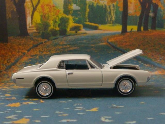 1st Gen 1967–1970 Mercury Cougar 289 V8 Luxury Sport Coupe 1/64 Scale Ltd Edit D